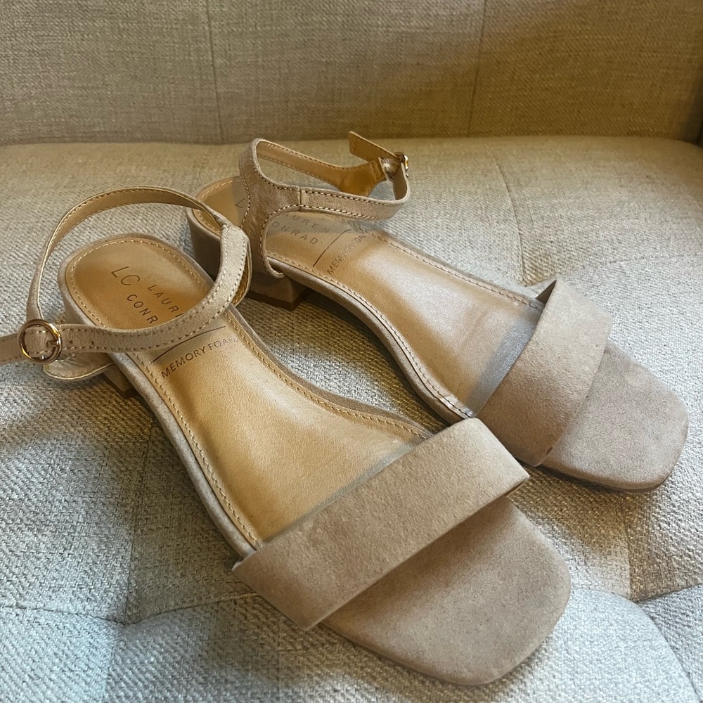 LC Lauren Conrad Tan Sandals